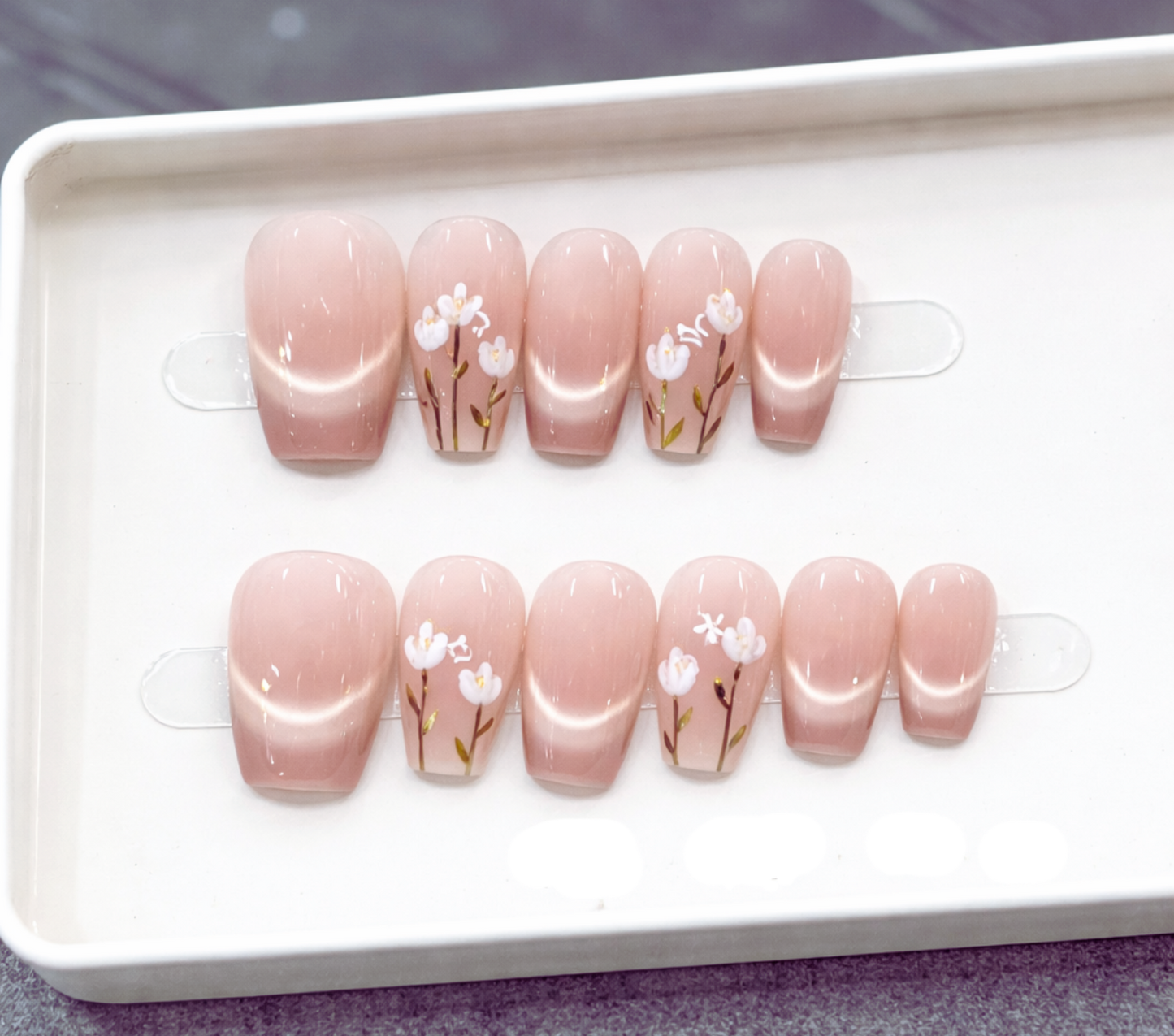 Eye Cat Effect - Golden Butterfly - Press On Nails.